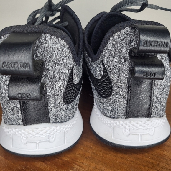 Nike LeBron Witness 3 Dark Grey Men's Size 10.5 - Picture 9 of 15